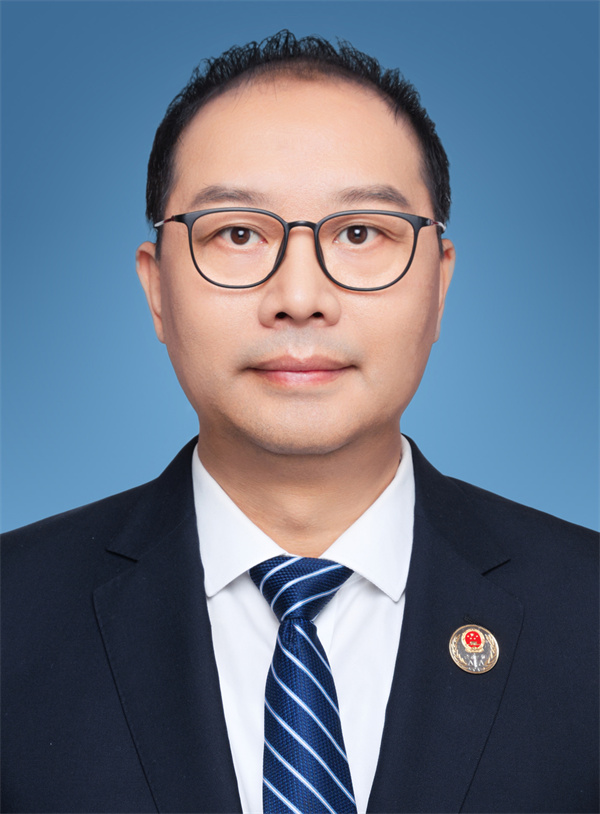 岳光明（行政助理）